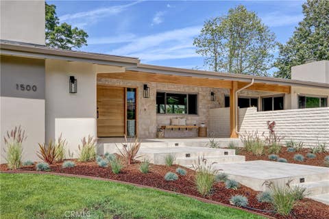Photo of 1500 Via Arco, Palos Verdes Estates, CA 90274 (MLS # PV26065077)