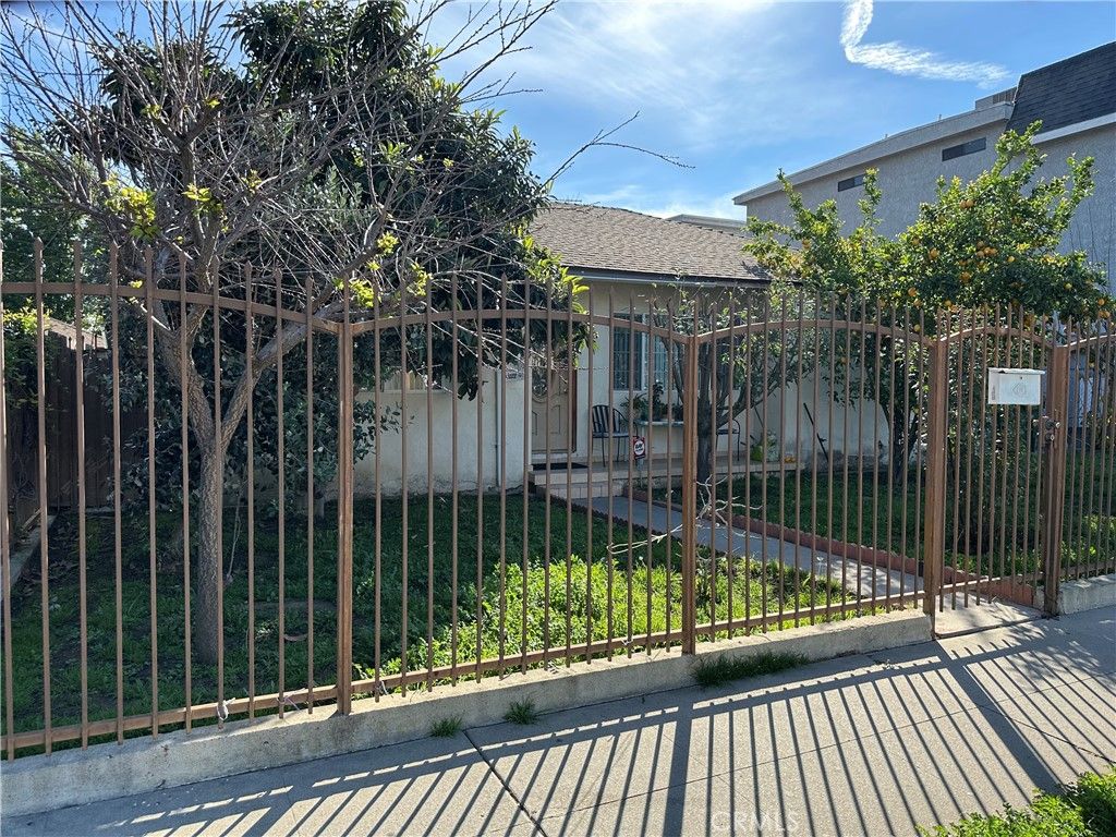 Photo of 6044 Woodman Ave, Van Nuys, CA 91401 (MLS # GD26041864)