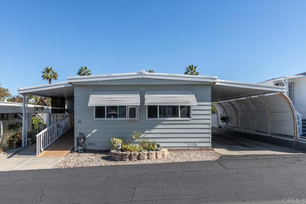 718 Sycamore Avenue 44