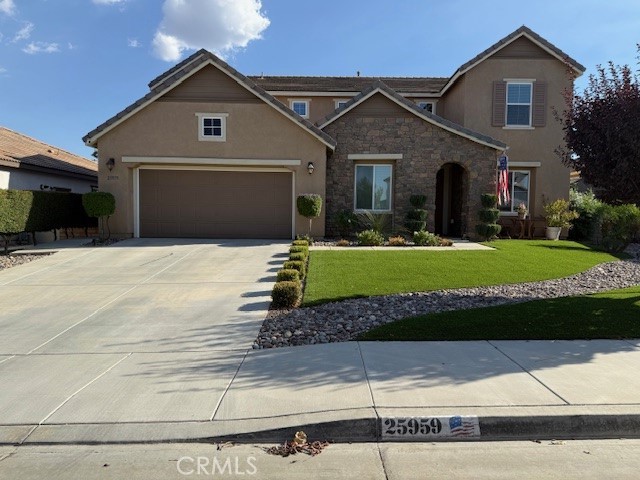 Desirable Audie Murphy Ranch Home with upgrades, nicely landscape, room for a pool, Open floor plan, Chef kitchen, and a Casita that's very important showing that upgraded gourmet.
this is a must too see you will not be disappointed. move in condition