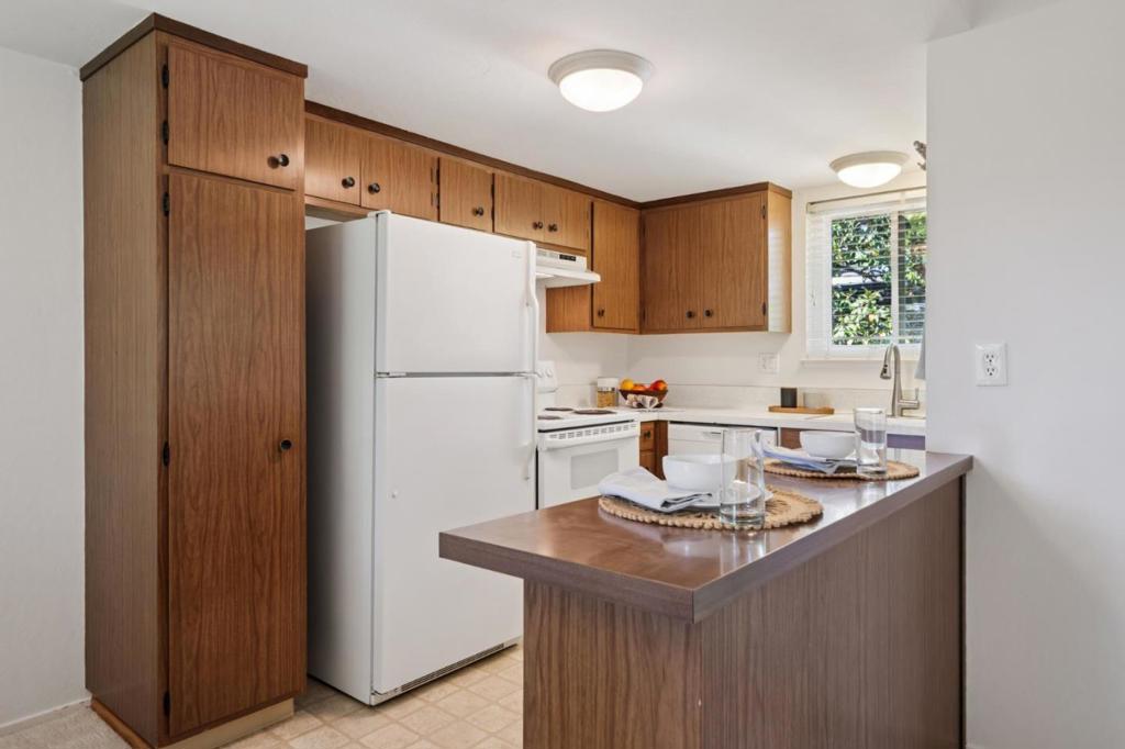 14225 Lora Drive 102