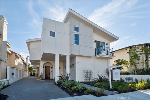 Photo of 2212 Gates Avenue #B, Redondo Beach, CA 90278 (MLS # SB26014028)