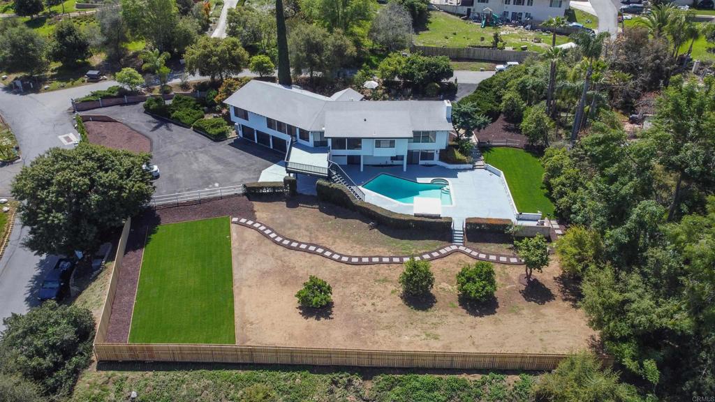 1051 W VIA RANCHO