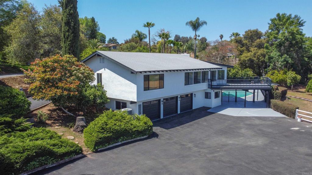 1051 W VIA RANCHO