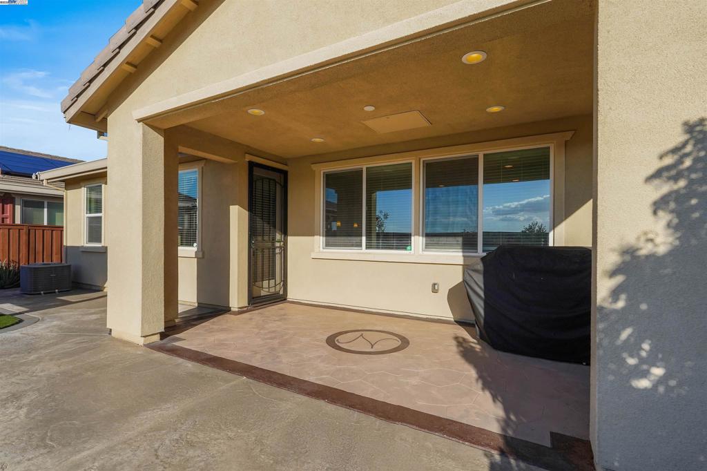 CENTRAL TRACY - Residential