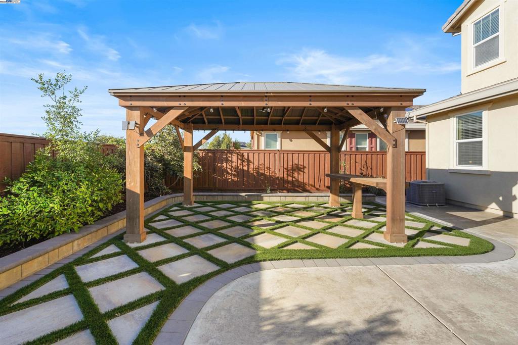 CENTRAL TRACY - Residential