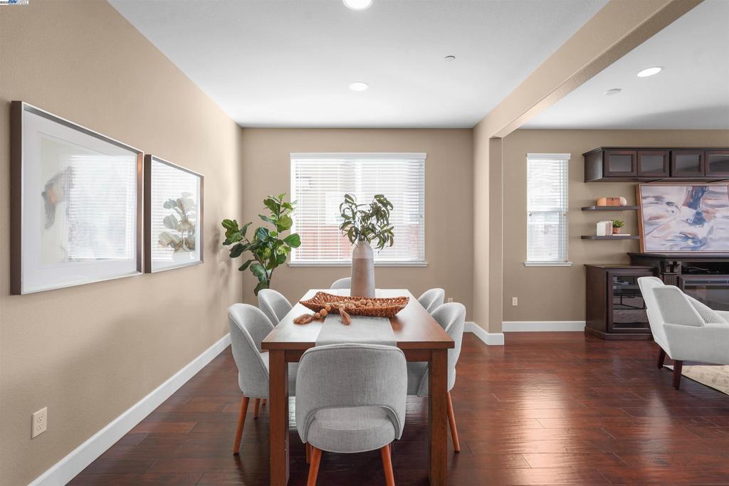 CENTRAL TRACY - Residential