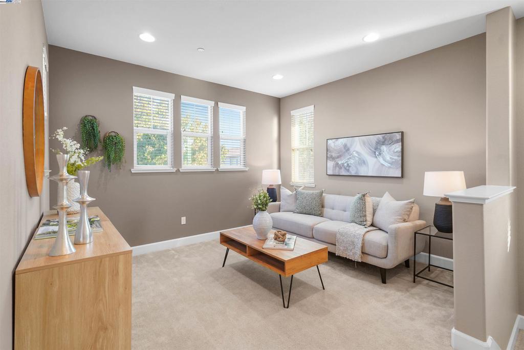 CENTRAL TRACY - Residential