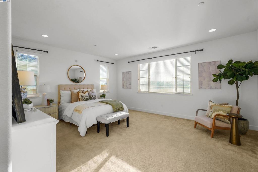 CENTRAL TRACY - Residential