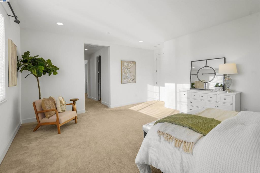 CENTRAL TRACY - Residential