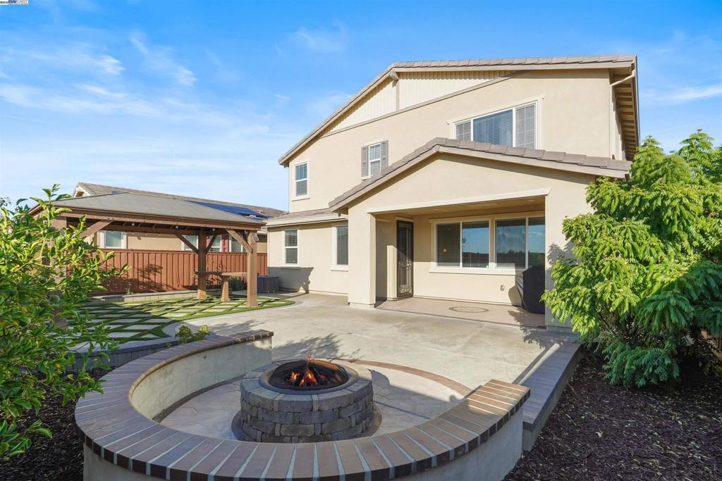 CENTRAL TRACY - Residential