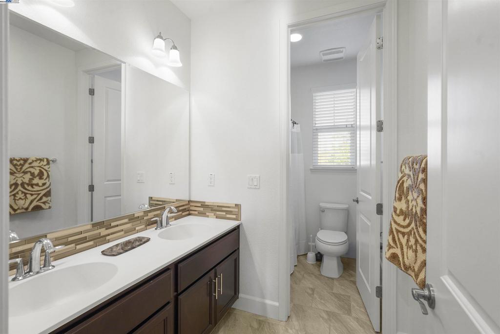 CENTRAL TRACY - Residential