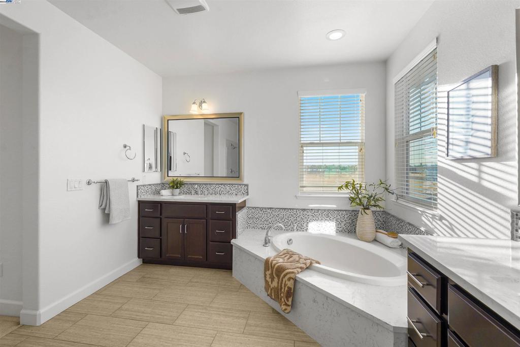 CENTRAL TRACY - Residential