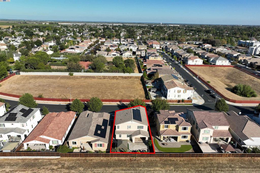 CENTRAL TRACY - Residential