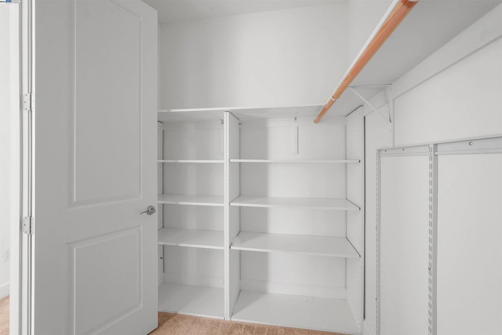 CENTRAL TRACY - Residential