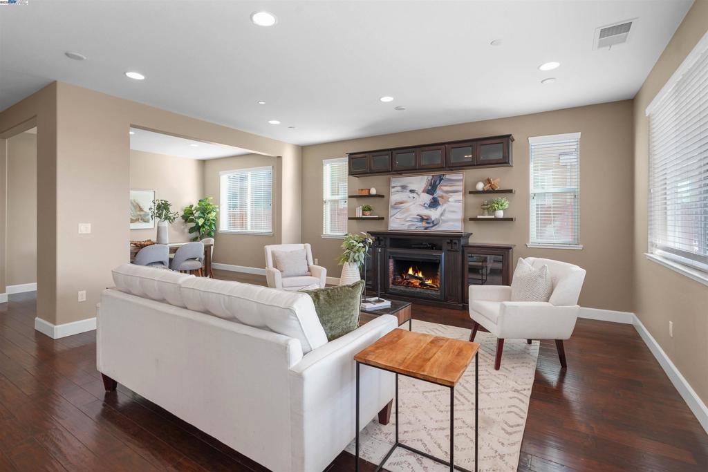 CENTRAL TRACY - Residential