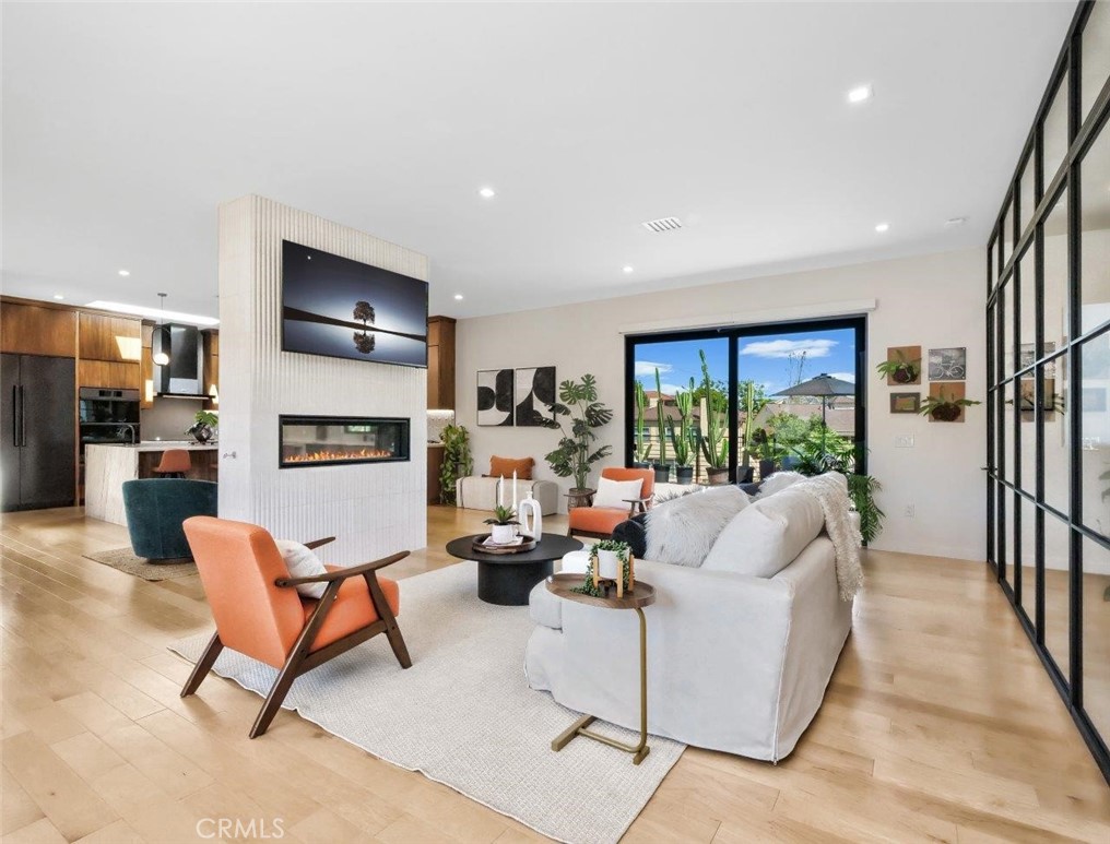 4756 Keniston Avenue