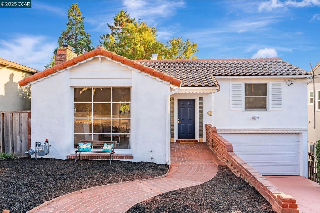 UPPER ROCKRIDGE - Residential