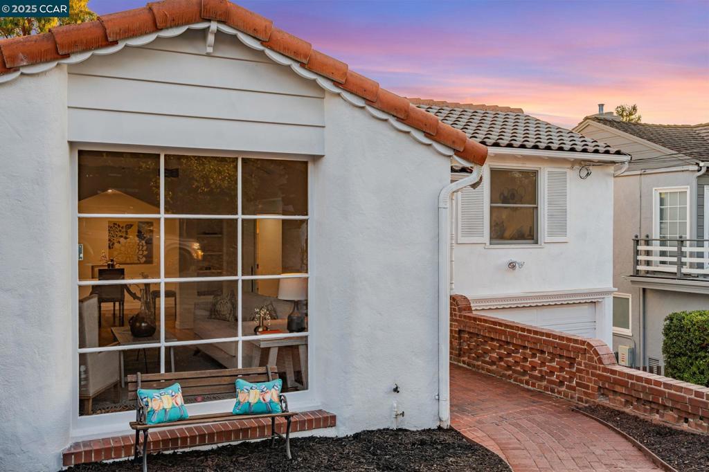 UPPER ROCKRIDGE - Residential