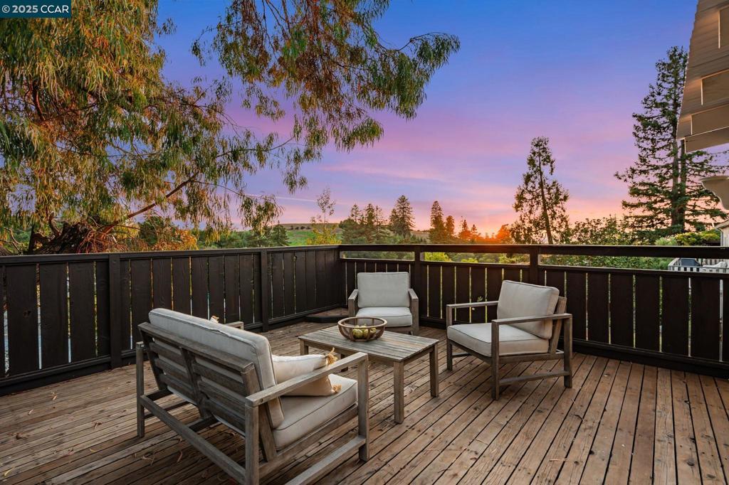 UPPER ROCKRIDGE - Residential