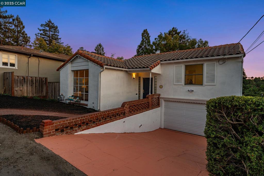 UPPER ROCKRIDGE - Residential
