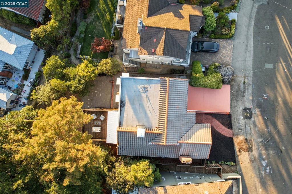 UPPER ROCKRIDGE - Residential