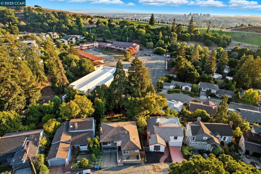UPPER ROCKRIDGE - Residential