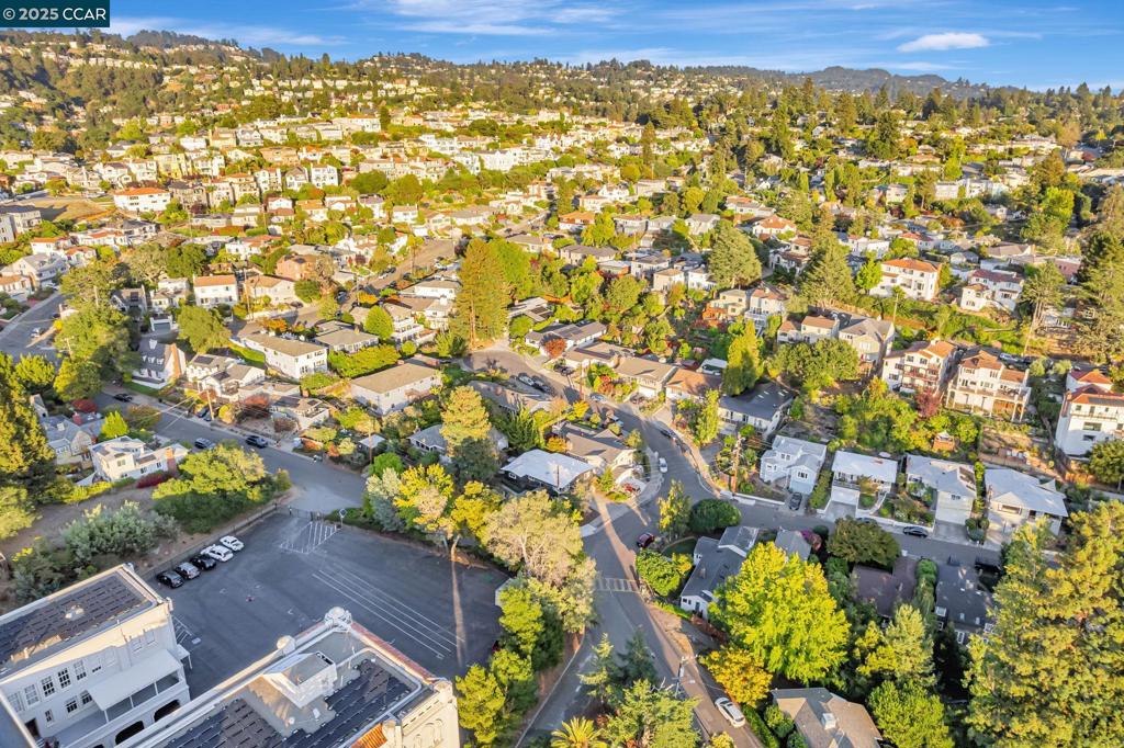 UPPER ROCKRIDGE - Residential