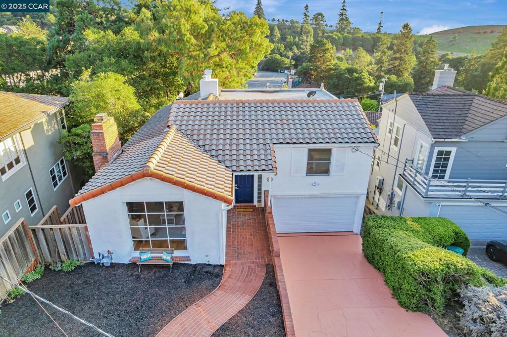 UPPER ROCKRIDGE - Residential