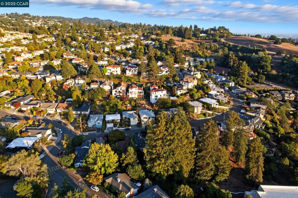 UPPER ROCKRIDGE - Residential