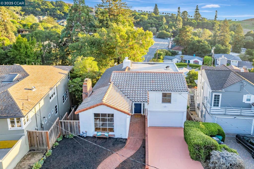 UPPER ROCKRIDGE - Residential