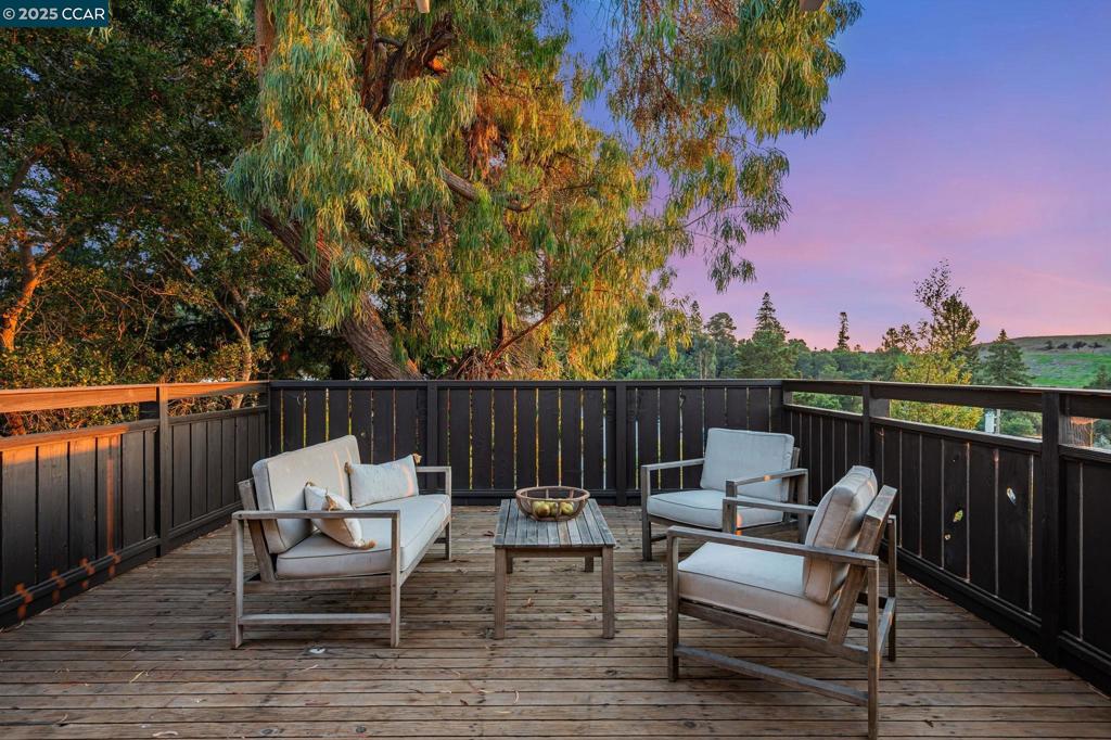 UPPER ROCKRIDGE - Residential