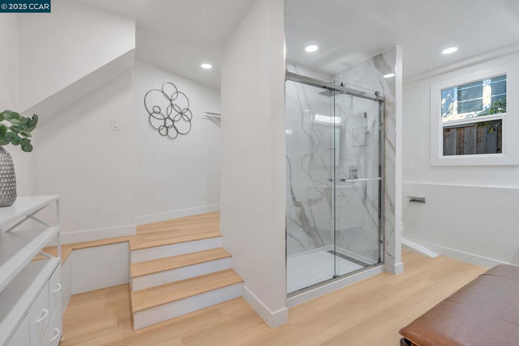 UPPER ROCKRIDGE - Residential