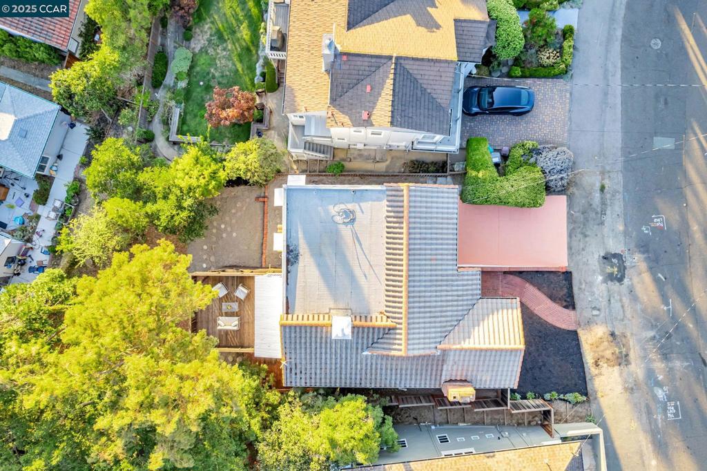UPPER ROCKRIDGE - Residential
