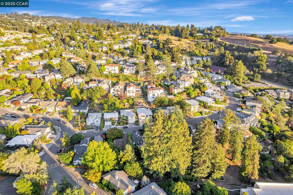 UPPER ROCKRIDGE - Residential