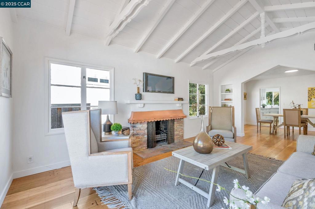 UPPER ROCKRIDGE - Residential