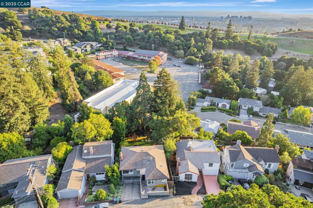 UPPER ROCKRIDGE - Residential