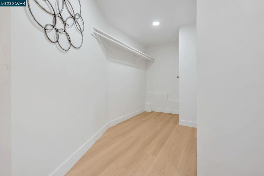 UPPER ROCKRIDGE - Residential