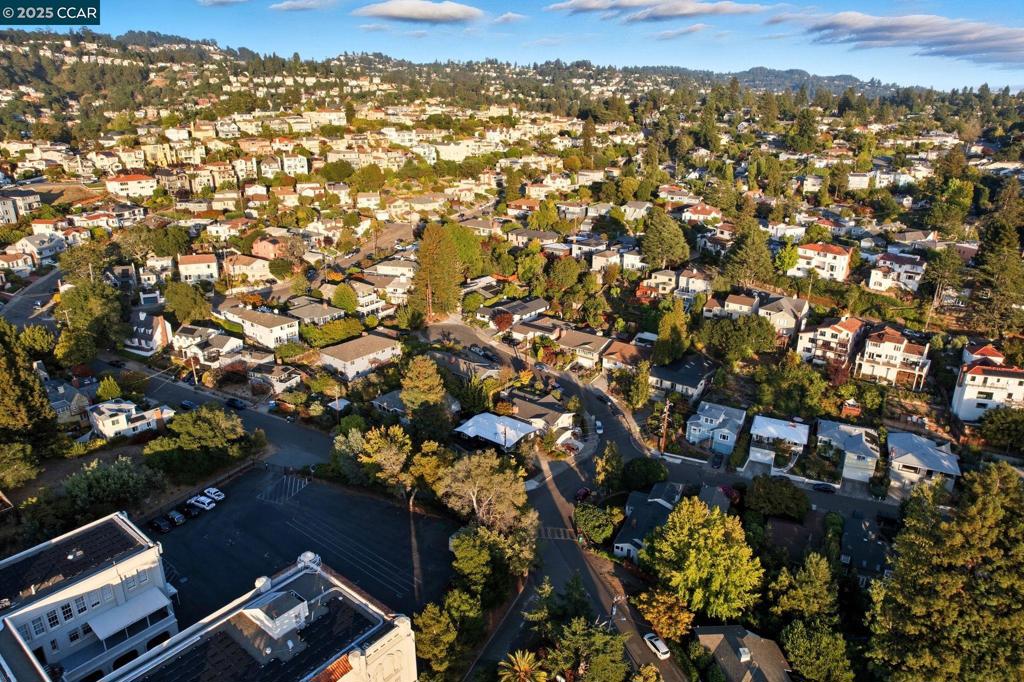 UPPER ROCKRIDGE - Residential