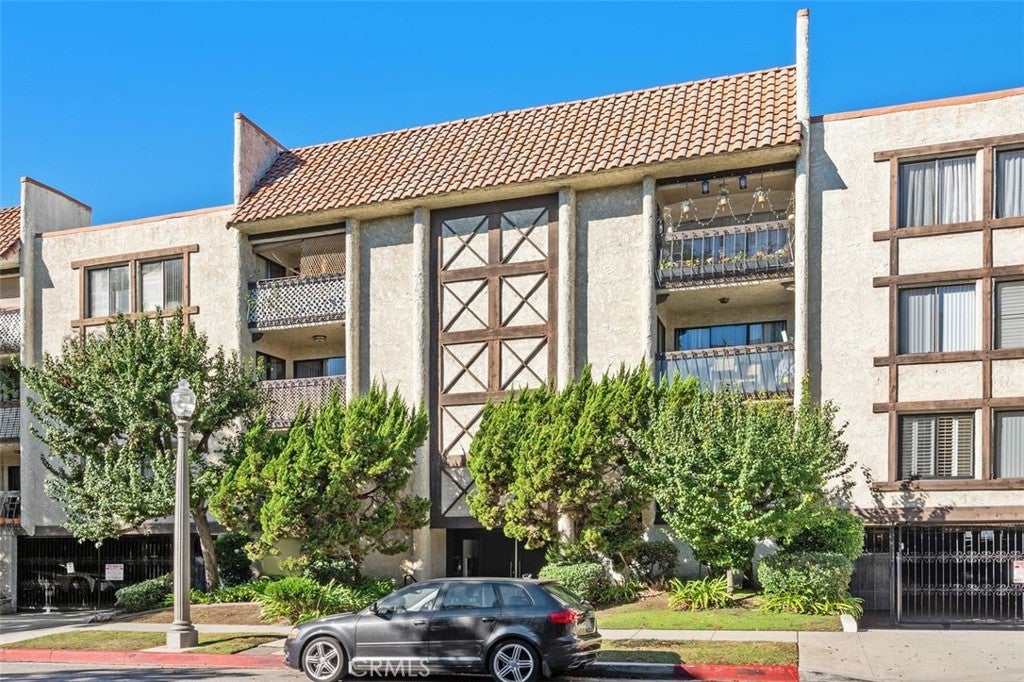 515 N Jackson 213
