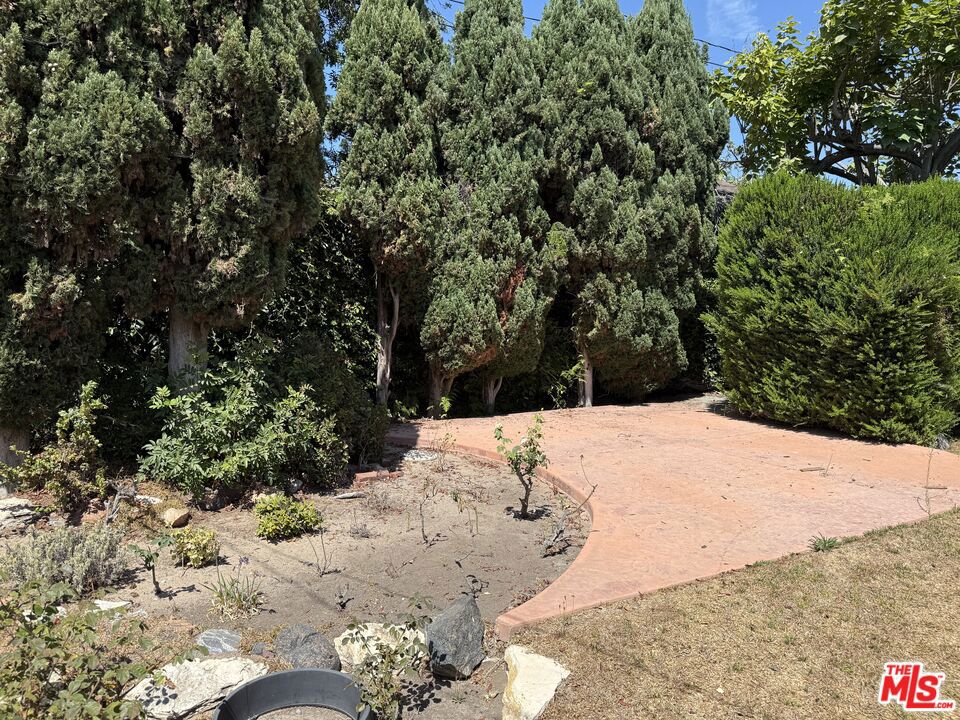 2811 Martha Avenue