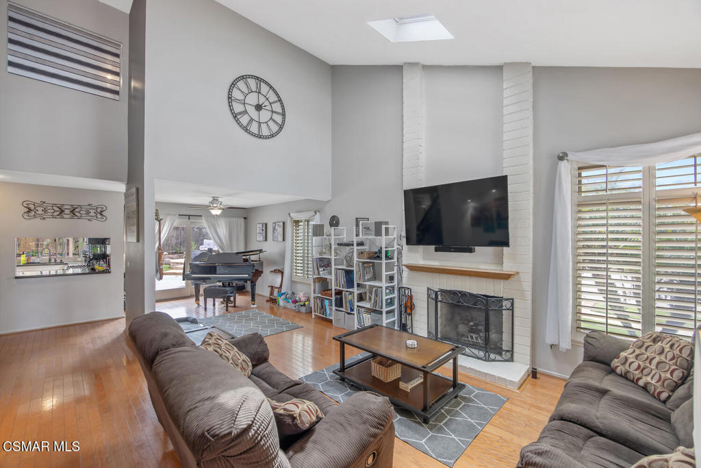 974 Hillview Circle