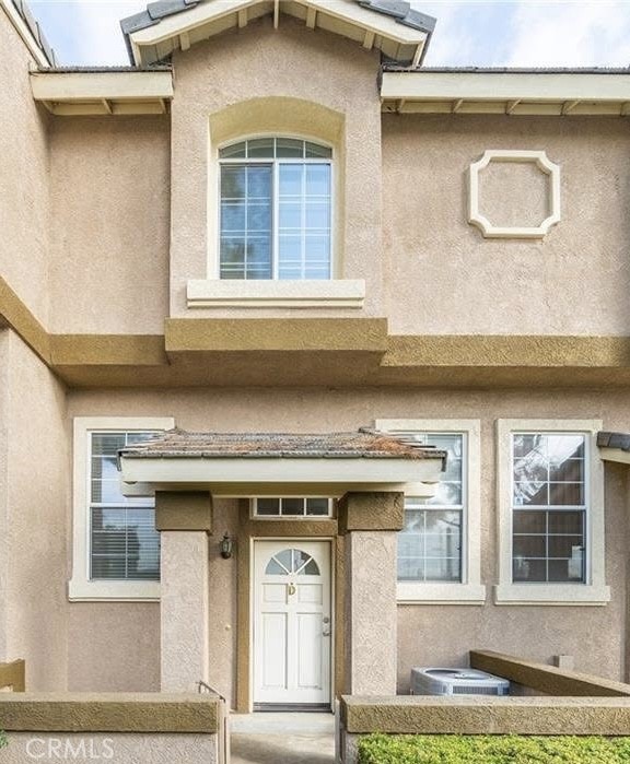 339 S Van Buren Street D