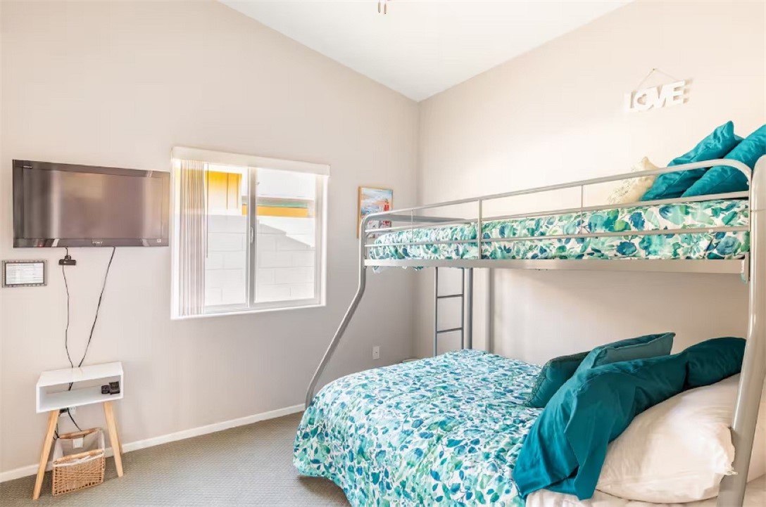 N Hills Estates (34015) - Residential