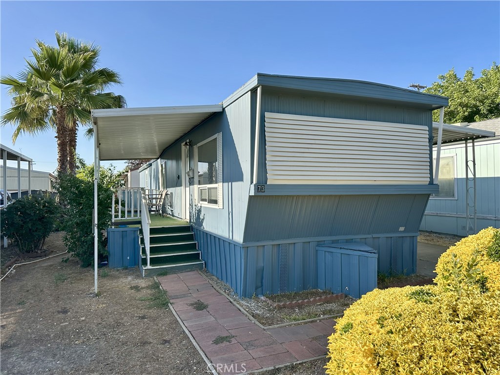 This charming and budget-friendly 2-bedroom, 1-bath home offers a fantastic opportunity to enjoy comfortable living with great community amenities. Inside, you’ll find a beautifully updated kitchen and a spacious, versatile bonus area—perfect as a home office, craft space, or extra living area.
An outdoor shed provides additional storage or a dedicated spot for all your gardening needs. Whether you're a first-time buyer, downsizing, or just looking for a cozy and convenient lifestyle, this home is a must-see.
Enjoy the benefits of community living in a peaceful Galt neighborhood with access to shared amenities and more.
