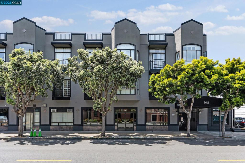 Don't miss out on this amazing opportunity to own a prime commercial space in San Francisco's sought-after Marina district! With its highly visible street-front location, this property is perfect for any business seeking exposure and easy access to foot traffic. Boasting an open floor plan and low HOA fees, this 1,843 square foot (per tax records) commercial space is ideal for retail, restaurant or office use, and is priced to sell at just $1,300,000. Formerly operated as a dry cleaning business, this commercial space is now offered for sale. All equipment is included. The space also has a makeup air unit (recently refurbished) for possible restaurant use. Excellent roof-top access & use.