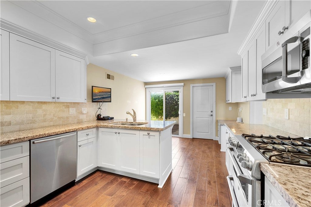1 Breakwater Drive, Corona Del Mar CA 92625 - Photo 40
