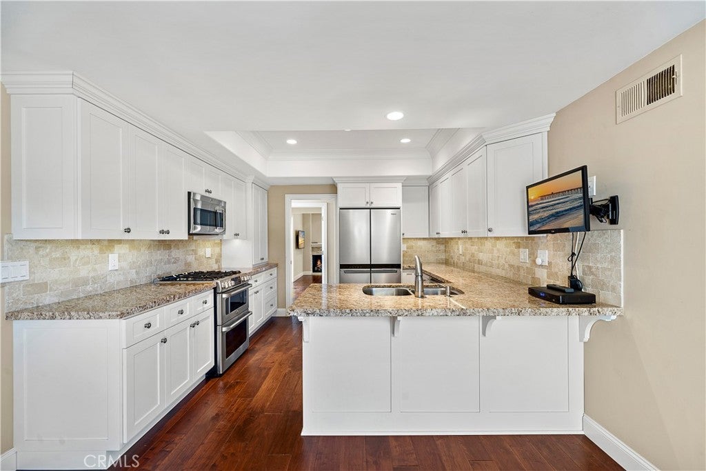 1 Breakwater Drive, Corona Del Mar CA 92625 - Photo 36