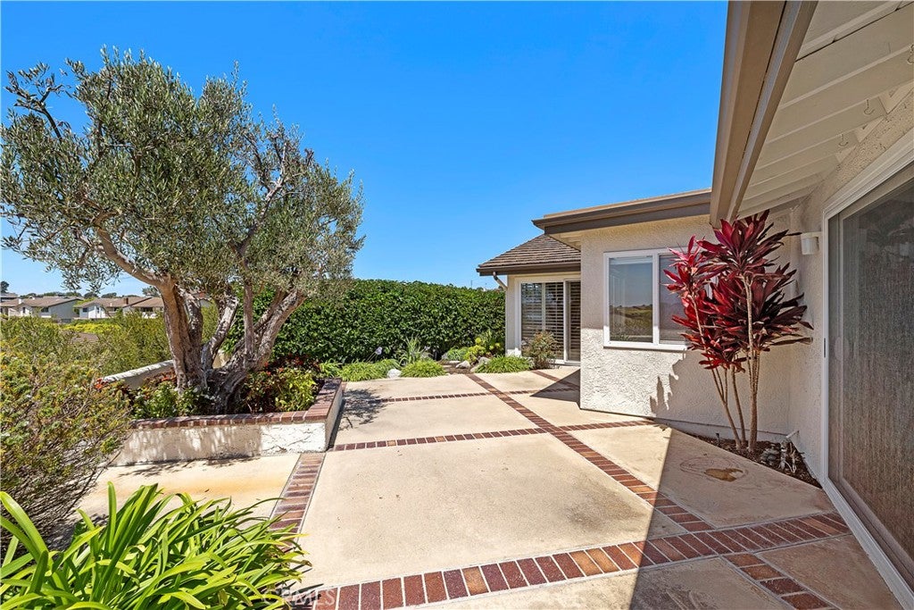 1 Breakwater Drive, Corona Del Mar CA 92625 - Photo 10