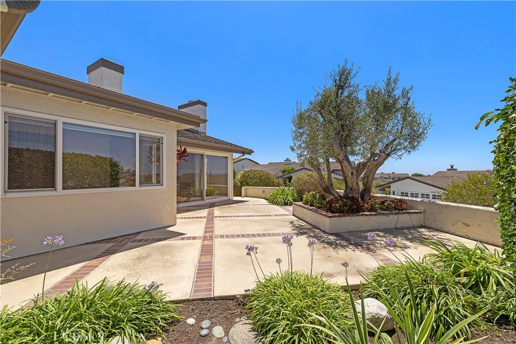 1 Breakwater Drive, Corona Del Mar CA 92625 - Photo 12